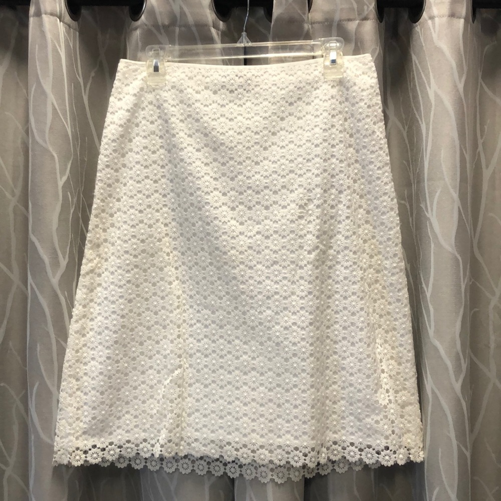 Ann Taylor lace skirt all cotton size 10